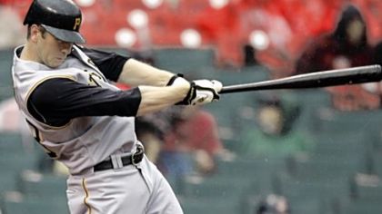 Jason Bay pinch-hits a three-run home run in the eighth inning against the Cardinals yesterday in St. Louis.