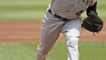 Pirates' Ian Snell pitches in the first inning yesterday.