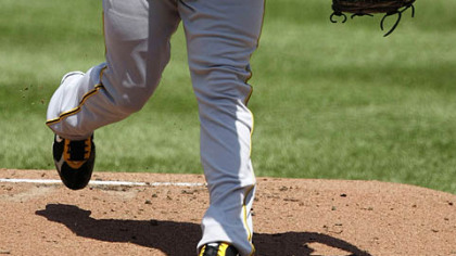Pirates' Ian Snell pitches to the Washington Nationals in the first inning yesterday in Washington.
