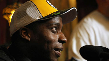 Rashard Mendenhall speaks with the media at the Chicago House of Blues yesterday.