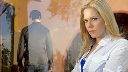 Mary McCormack plays detective Mary Shannon in USA Network's "In Plain Sight."