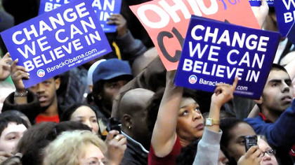 The crowd responds to Sen. Obama's campaign speech.