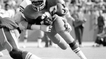 Heisman Trophy winner Tony Dorsett led the Pitt Panthes to the 1976 national championship.