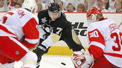 Evgeni Malkin in action against the Red Wings at Mellon Arena.