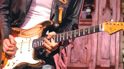 Kenny Wayne Shepherd adds some blues flavor to this weekend's Coors Light Light Kickoff and Rib Festival at Heinz Field. He'll play a free concert Sunday night at 7:30.