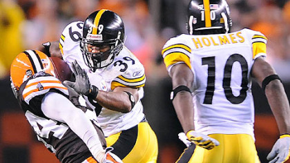 Willie Parker picks up first down against the Browns in the second quarter.