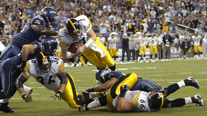 Roethlisberger dives for the goal line for a touchdown in Super Bowl XL. (Feb. 9, 2006)