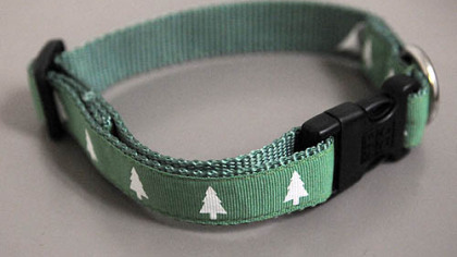 Old Navy Christmas Dog Collar, $5.