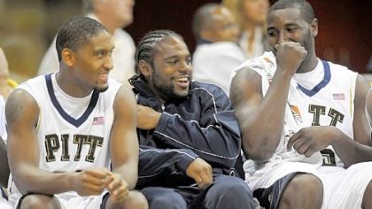 Levance Fields, center, jokes with teammates Brad Wanamaker, left, and DeJuan Blair as they take on Seton Hill last week.