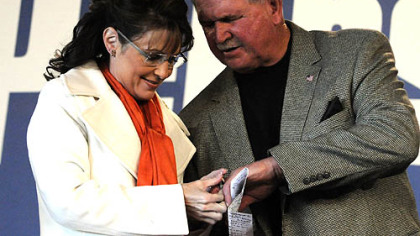 Sarah Palin checks Mike Ditka's Super Bowl ring during a "Road to Victory" rally in Latrobe.