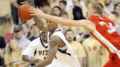 Pitt's Gilbert Brown has a stress fracture in his left foot.